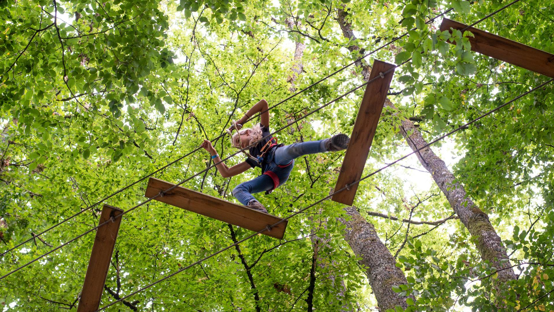 Comment créer un parcours d’accrobranche chez soi pour les enfants